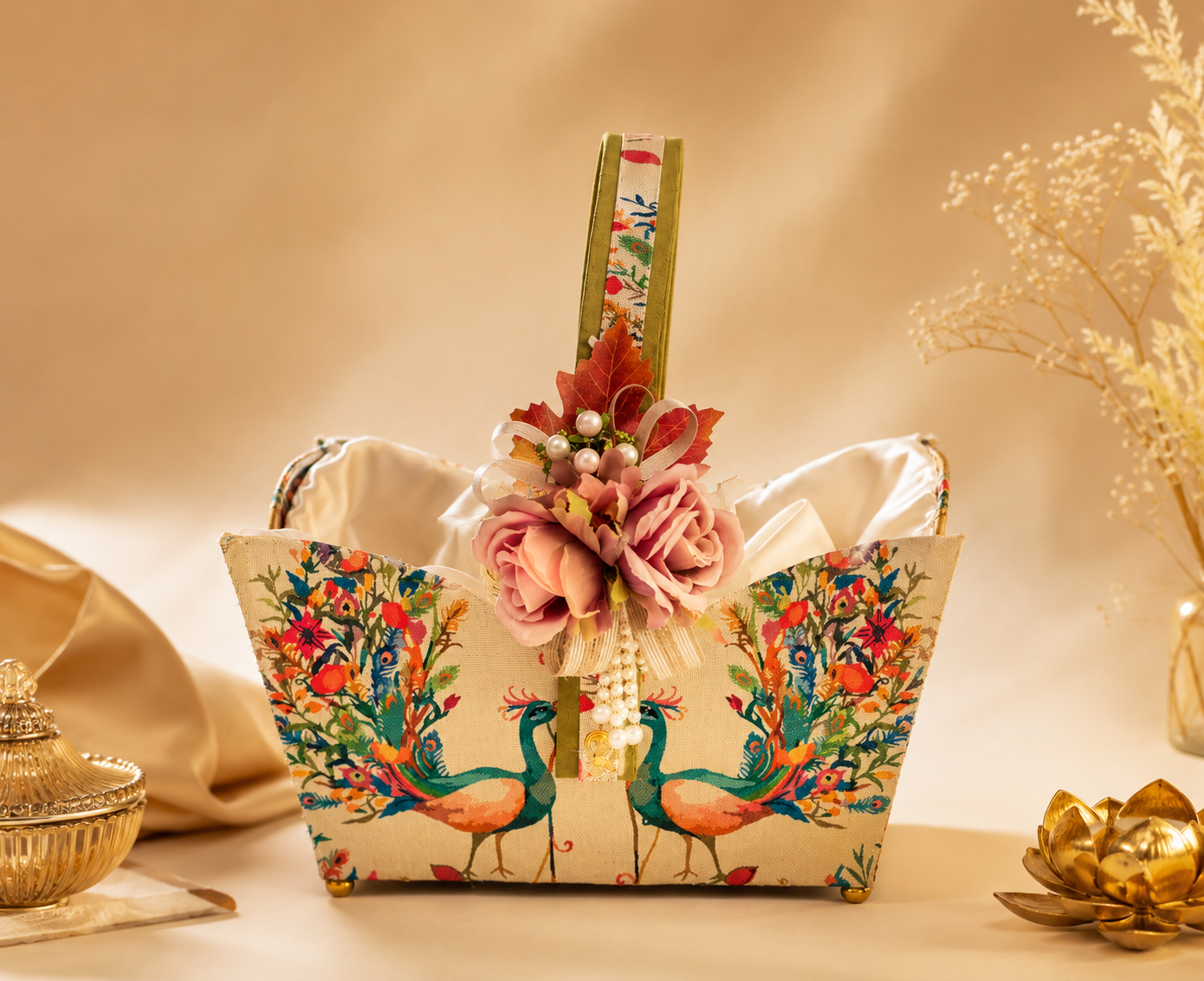 Choko Delights Round V Cut Stripe Basket WD Decor